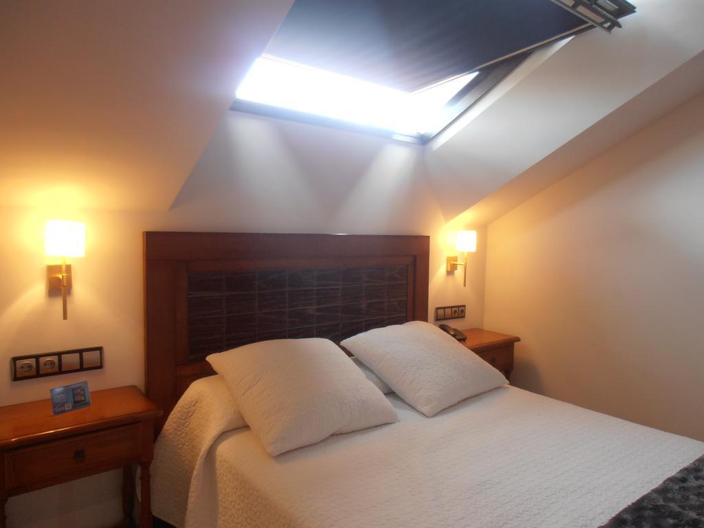 Hotel Cristina Noreña Cameră foto